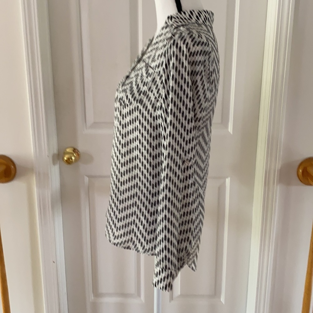 24:03 - Candies Button Down Blouse w/cut out shoulder - Picture 7 of 16